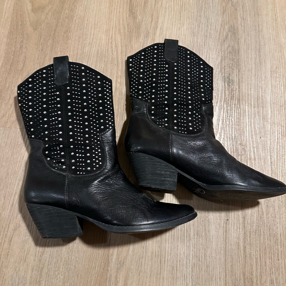 Reba black leather cowboy cowgirl boots sz 8.5 “Banks” studded  motorcycle boots